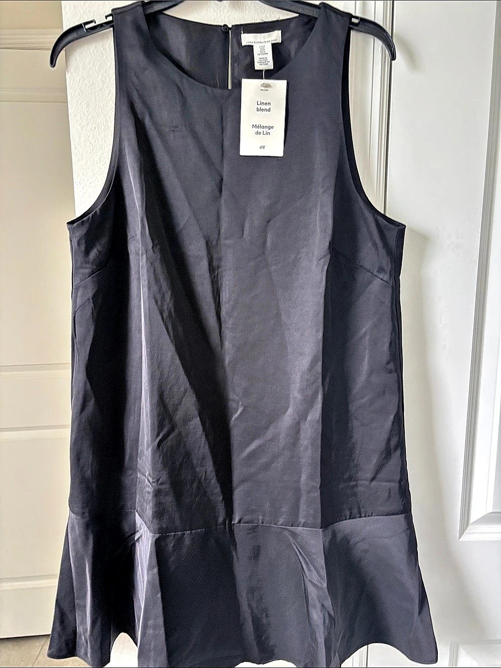 H&M Sleeveless Ruffle Hem Dress in Black Size Medium NWT